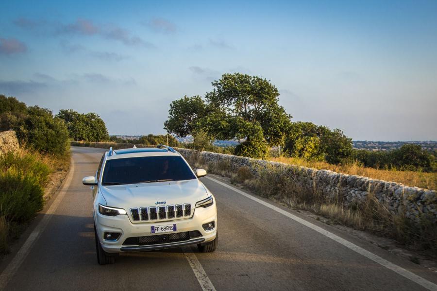  Jeep Cherokee Overland (KL) 2018 года  (WW) (фото 34 из 58)